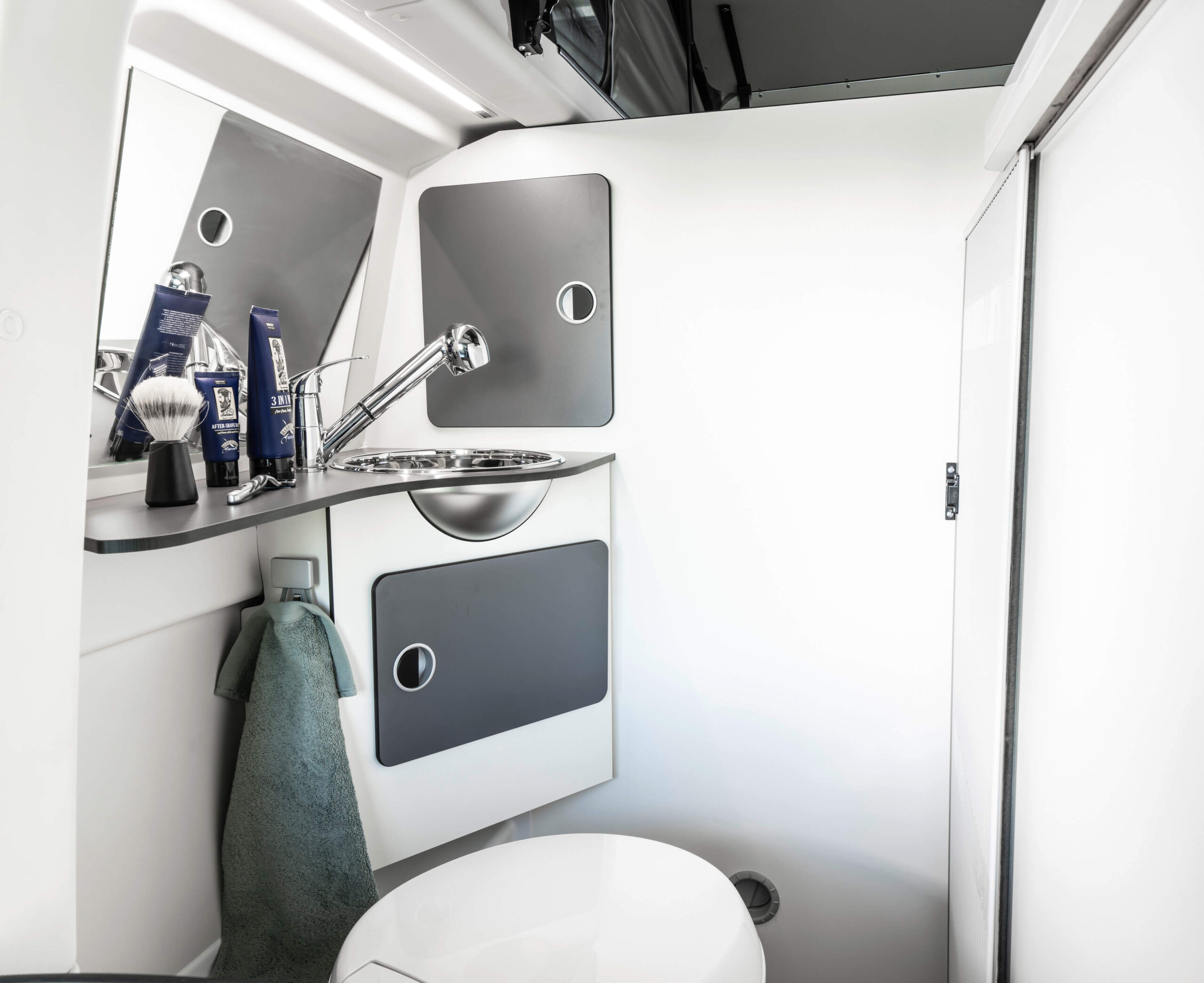 toilet and shower duncan 545 camper